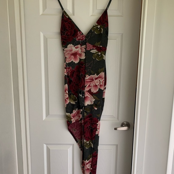 Fashion Nova Asymmetrical floral dress - Picture 1 of 7